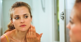 Why facial swelling happens with hypothyroidism and what to do